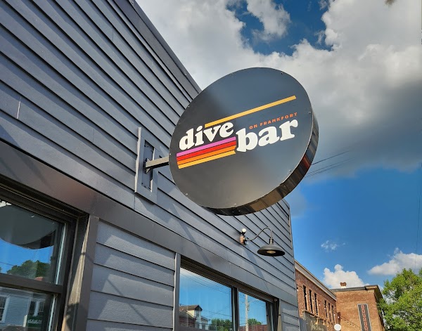 DIVE BAR ON FRANKFORT exterior