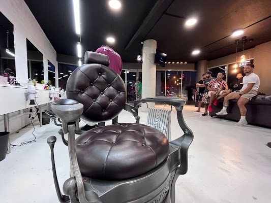 Burbs Barbershop photo 2