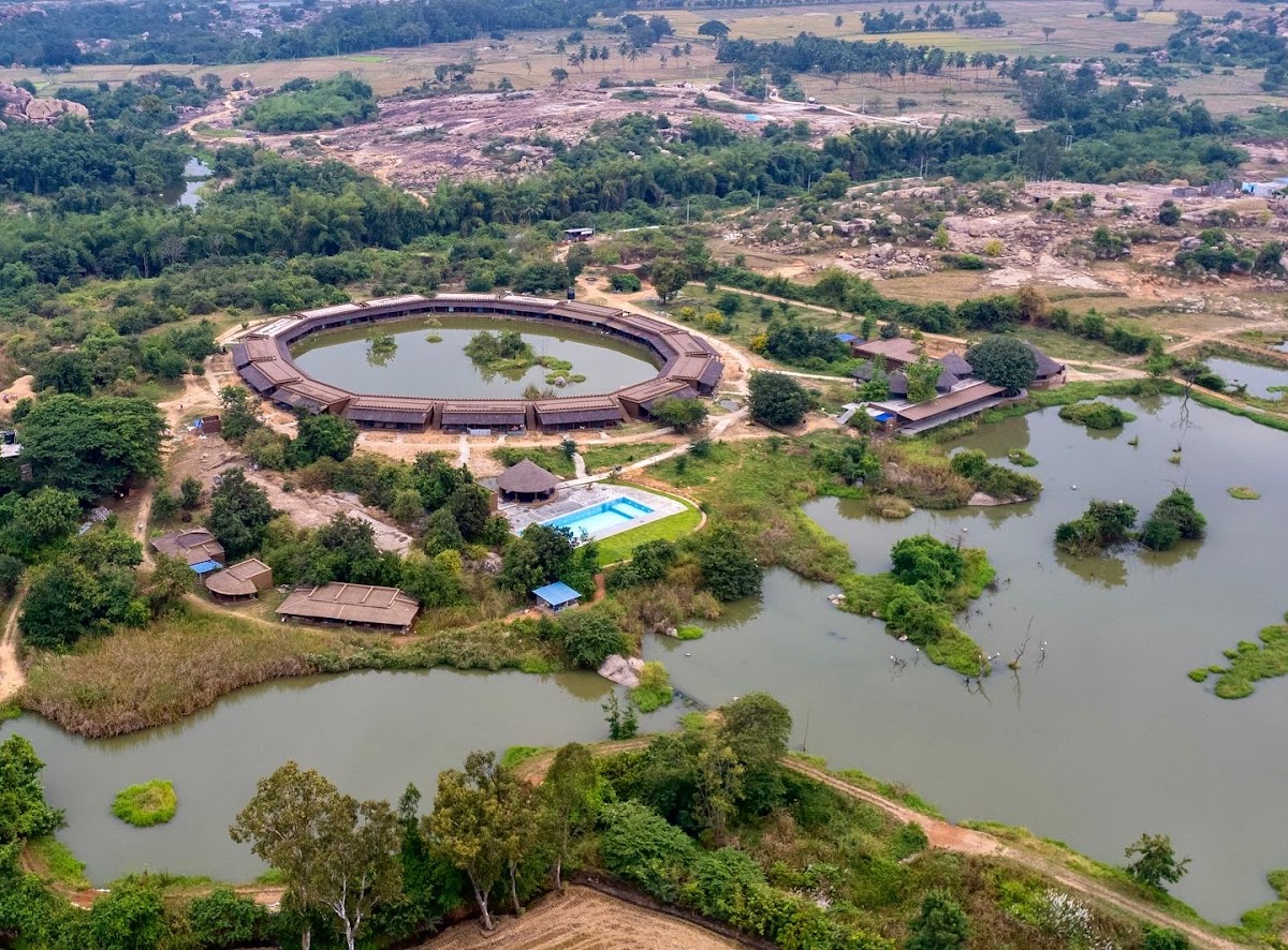 Hampi's Feathers Resort