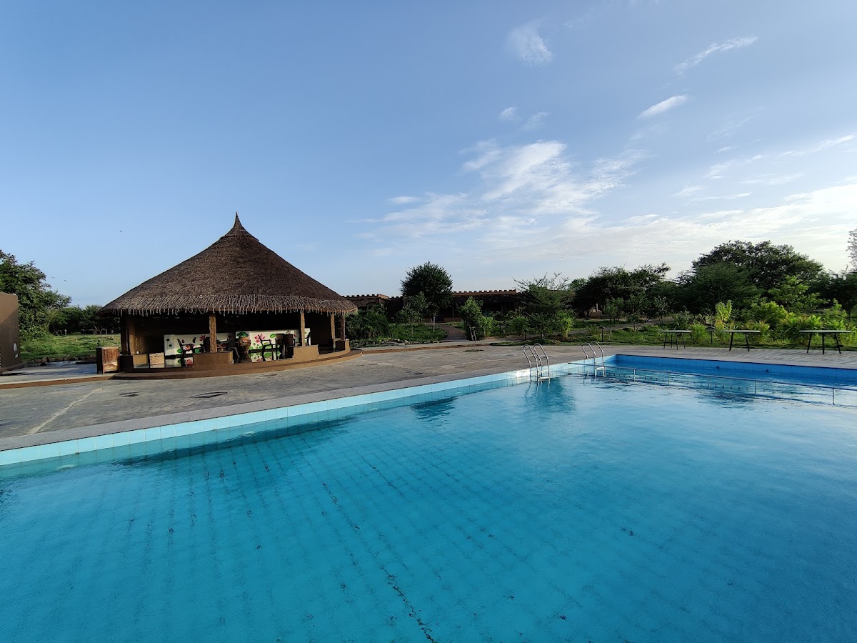 Hampi's Feathers Resort — 4