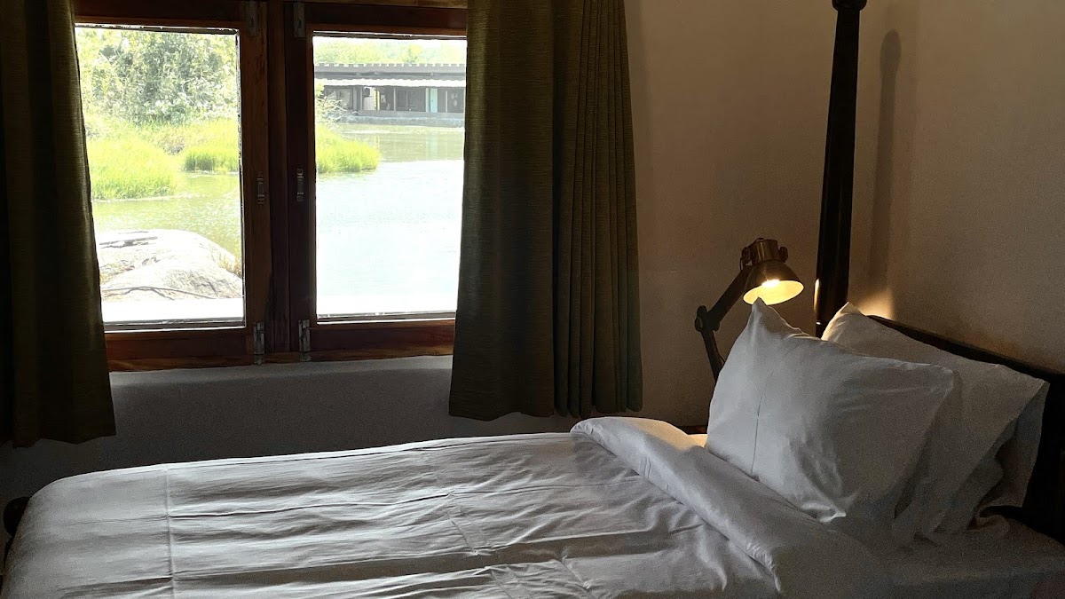 Hampi's Feathers Resort — 3