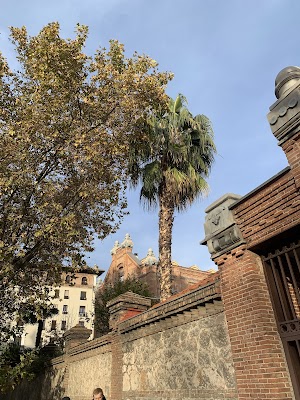 Residencia Mi Casa Hermanitas de los Pobres Gestión Privada — C. del Dr. Esquerdo, 49, Salamanca, 28028 Madrid, España