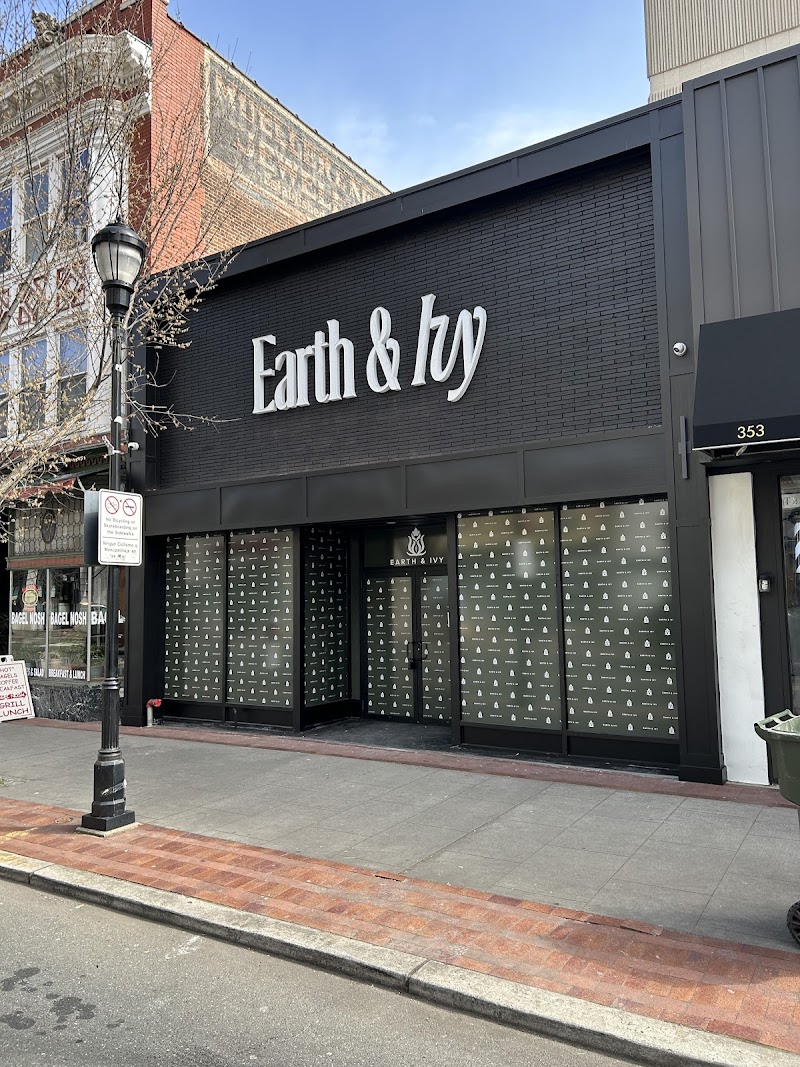Video tour of Earth & Ivy Cannabis Dispensary & Weed Delivery New Brunswick retail environment