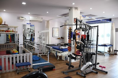 Dr. Lorraine Saldanha Physioedge Physiotherapy Clinic - Image 2