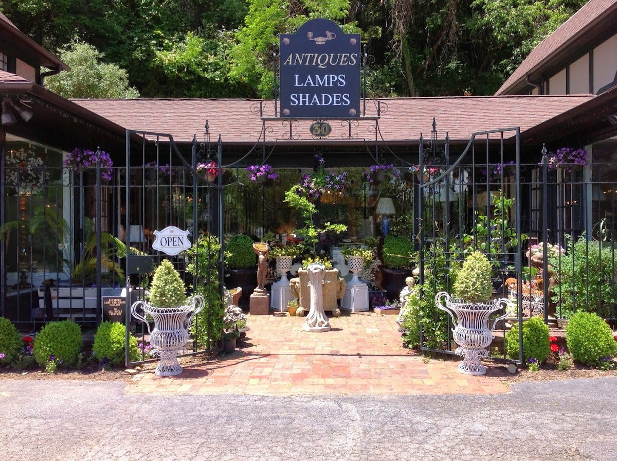 Biltmore Lamp & Shade Gallery