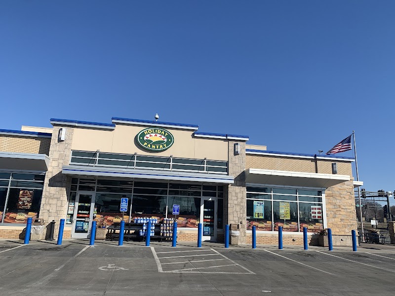 Holiday Stationstores photo 3