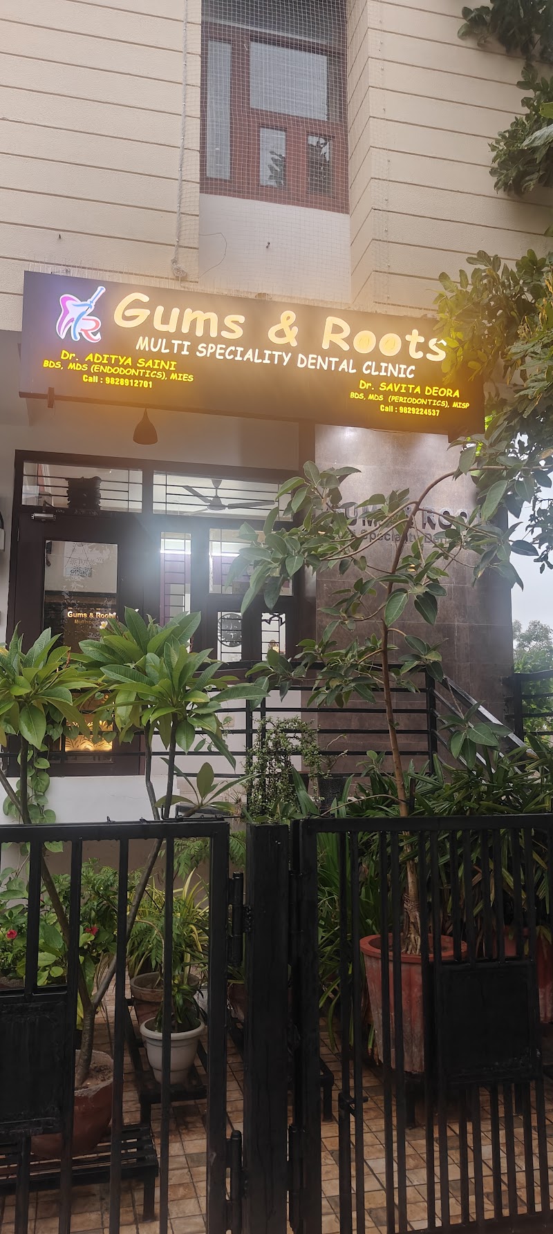 Gums & Roots Multispeciality Dental Clinic clinic