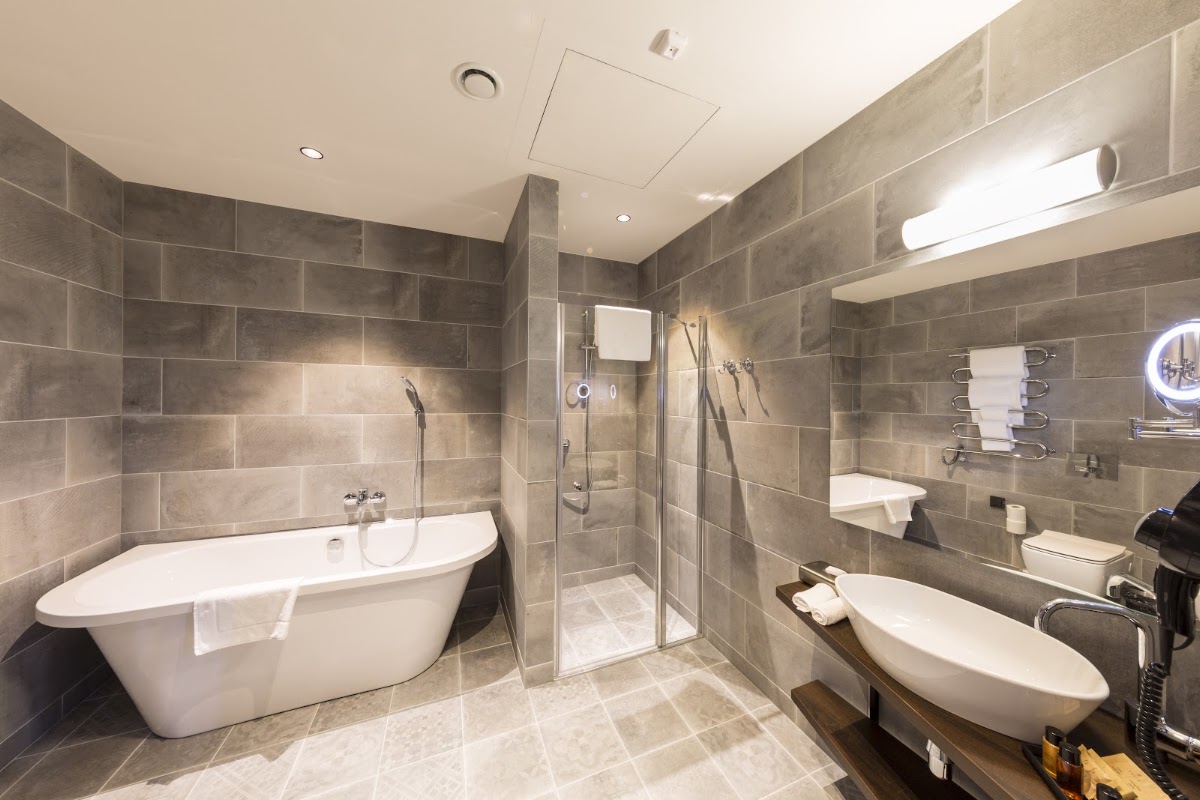 Loop Hotel 2