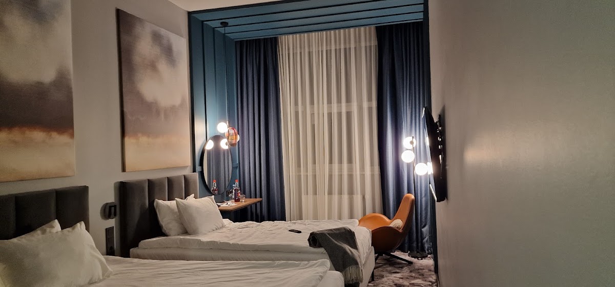 Loop Hotel hero