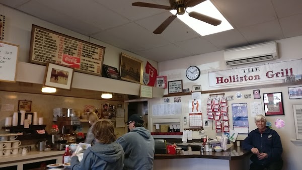 Holliston Grill Breakfast & Lunch