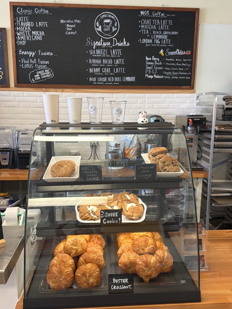 Emmie’s Sidewalk Café photo 4