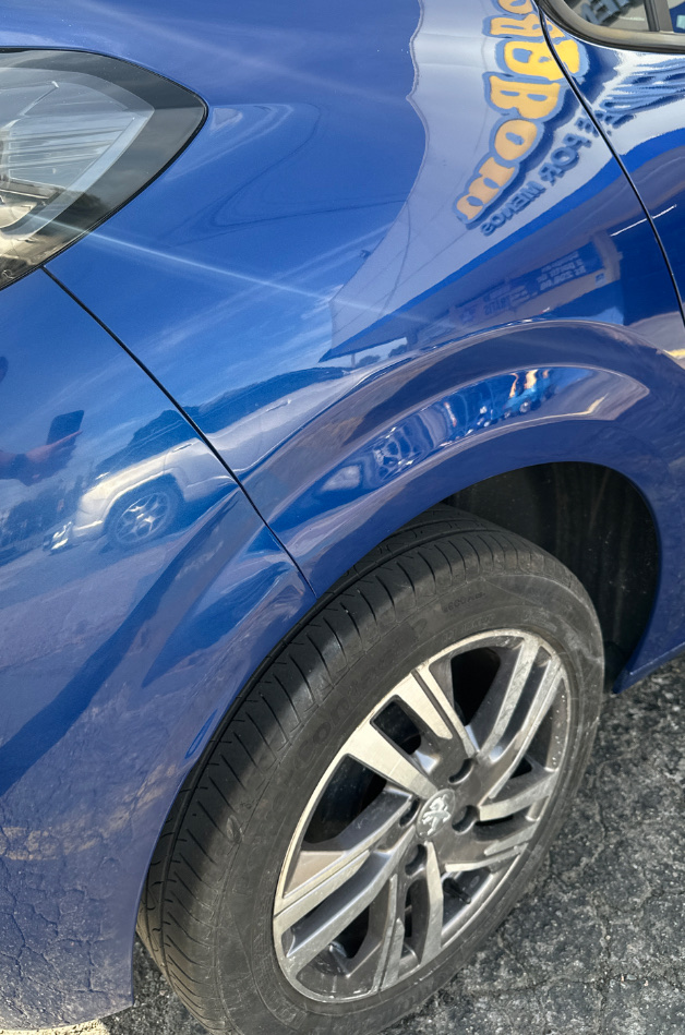 Foto de Lataria e Pintura Estética Automotiva Curitiba