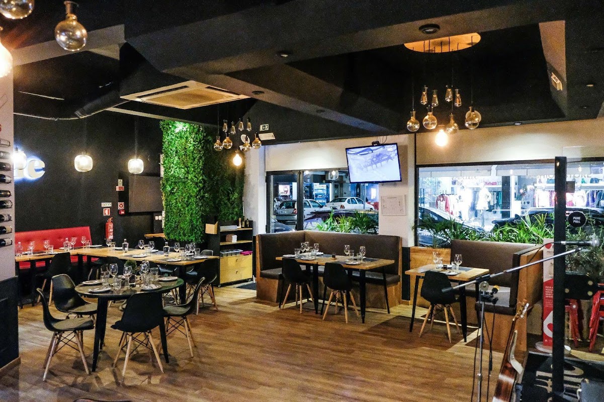 Bottle . Wine and Food