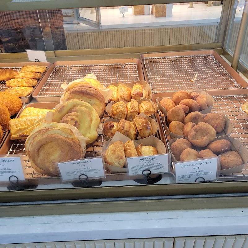 Tous Les Jours Bakery & Cafe - Burke photo 4