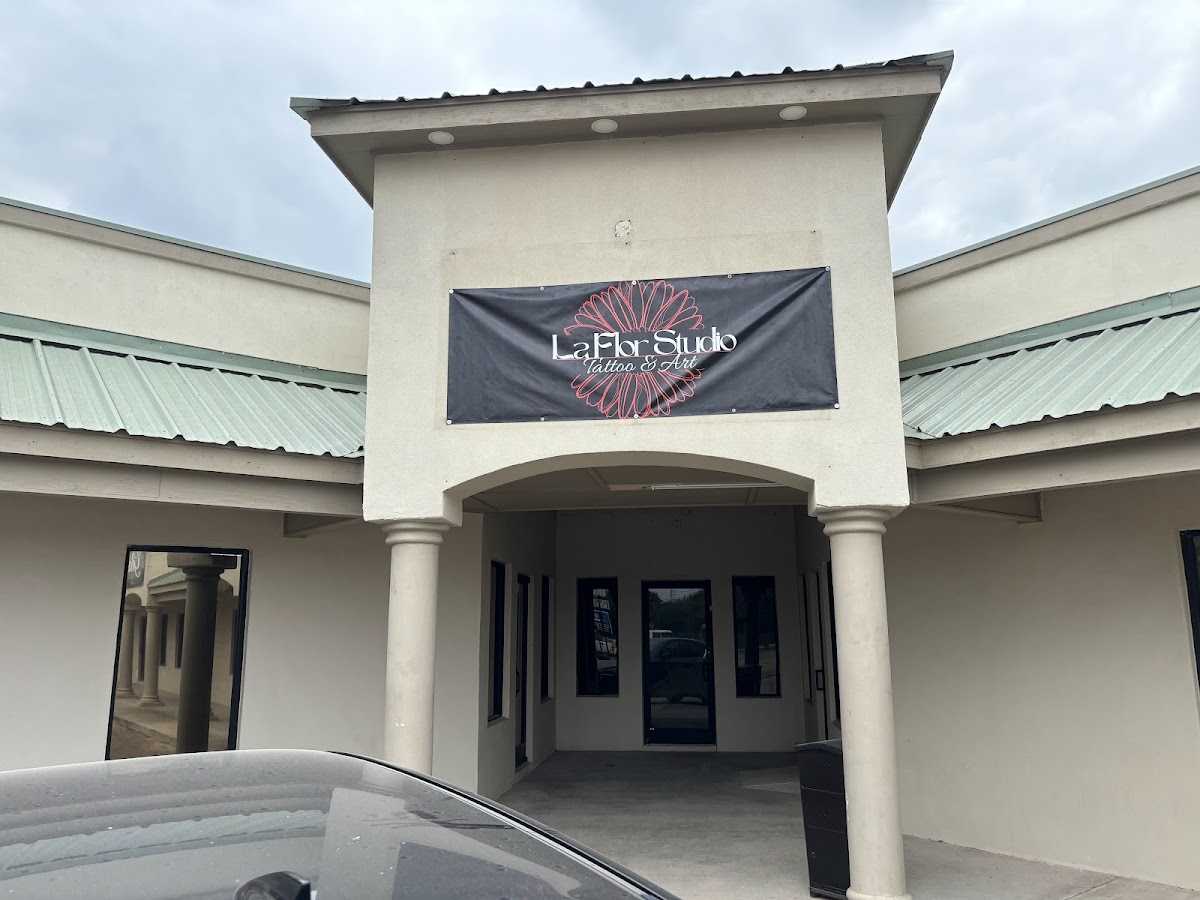 La Flor Studio — tattoo studio near Palmview
