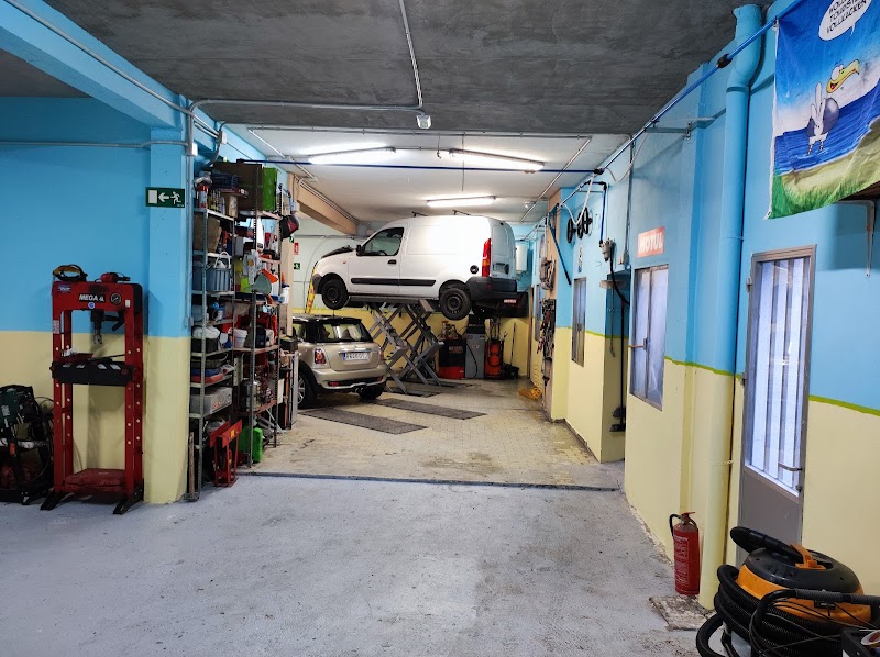 Garage Days (Santiago de Compostela) photo 2