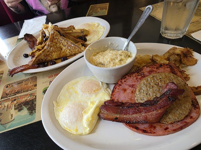Trip's Diner photo 3