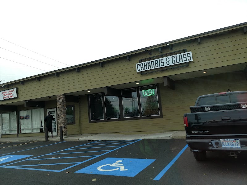 Video tour of Cannabis & Glass - Spokane retail environment