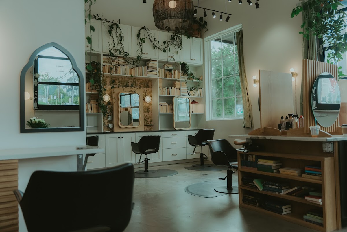 Part-Time Lover Salon: Google Places image 1