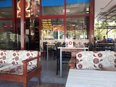 Lezzet Lahmacun Kebap Ve Döner Salonu - Restoran