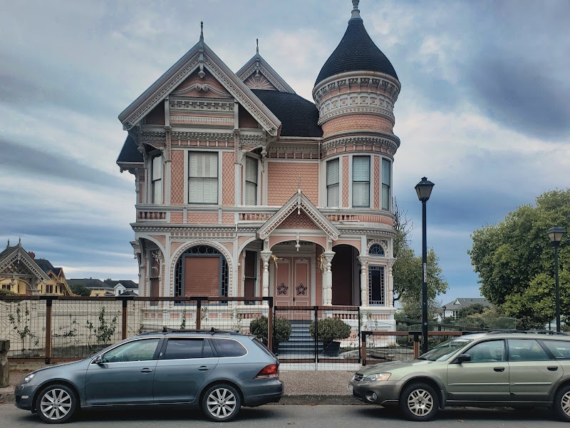 The Pinc Lady Mansion