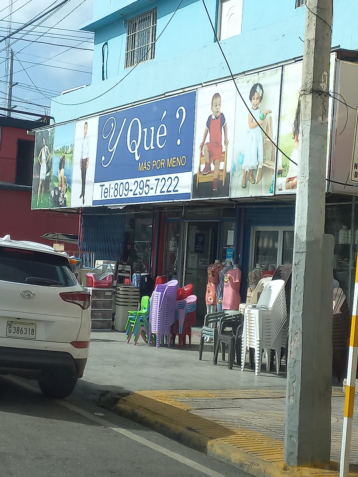 Y Que? S.R.L. Mas Por Menos ENSANCHE LIBERTAD - Imagen 1