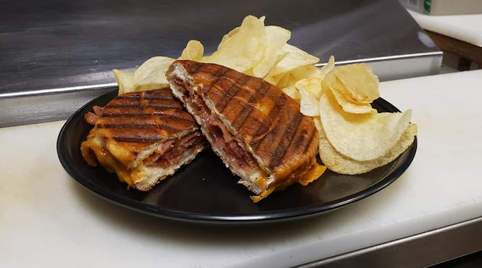 Mezamiz Coffee House photo 2