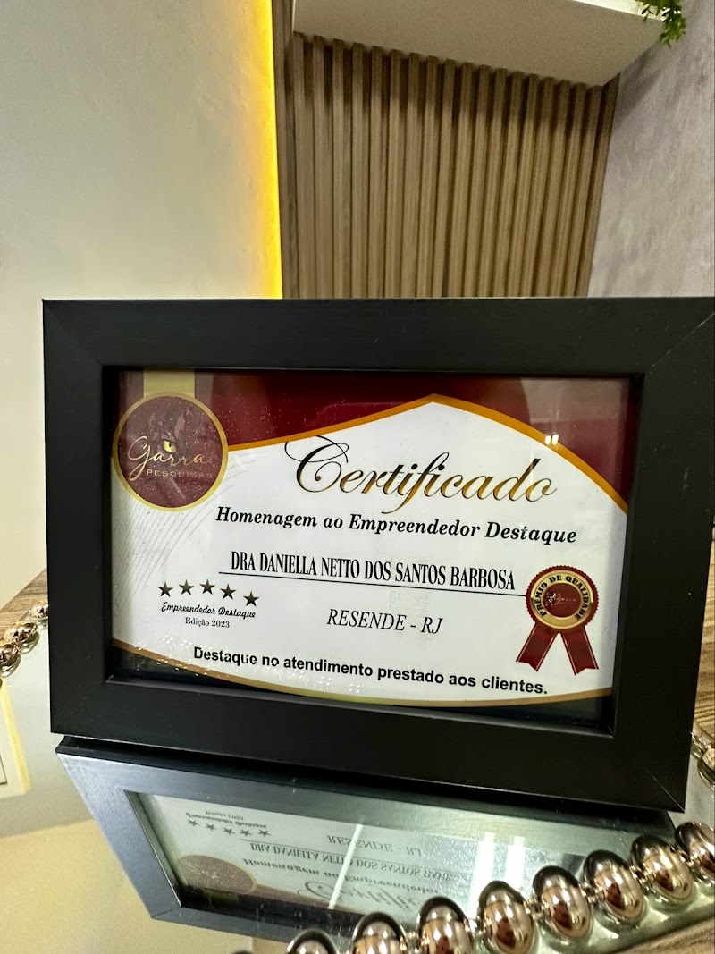 Dra. Daniella Barbosa - Dentista | Clareamento Dental - Clínica Barbosa e Sousa Odontologia - foto 3