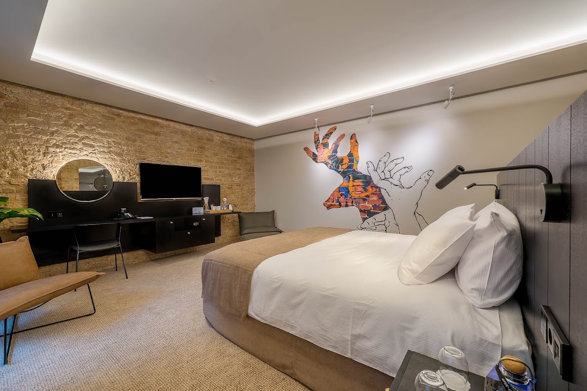 Artagonist Art Hotel hero