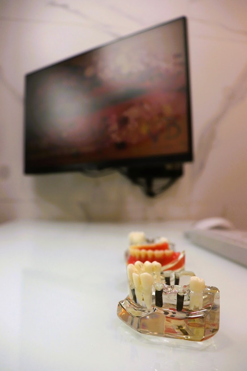 Dra. Monique Batista - Especialista em Implantes Dentários em Manaus - foto 4