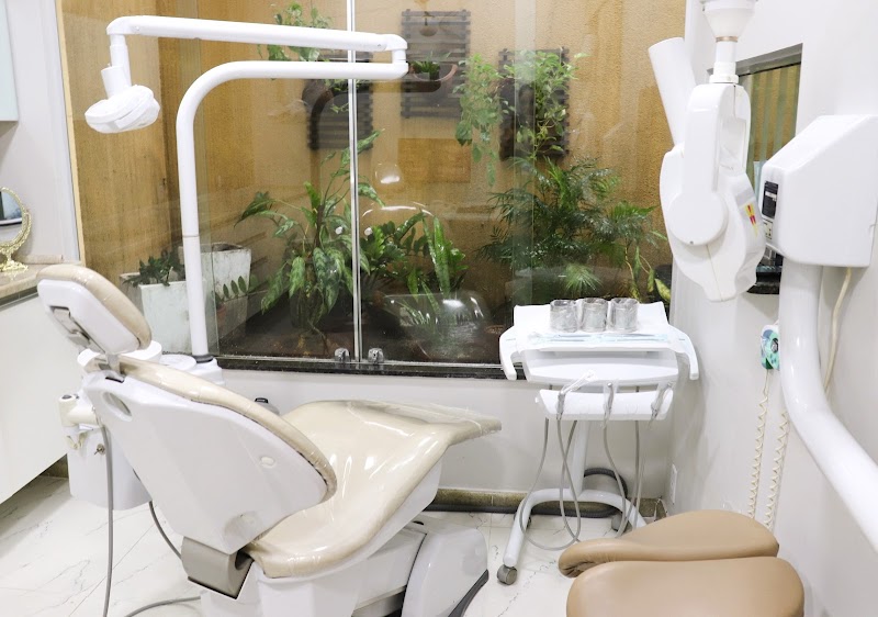 Dra. Monique Batista - Especialista em Implantes Dentários em Manaus - foto 2