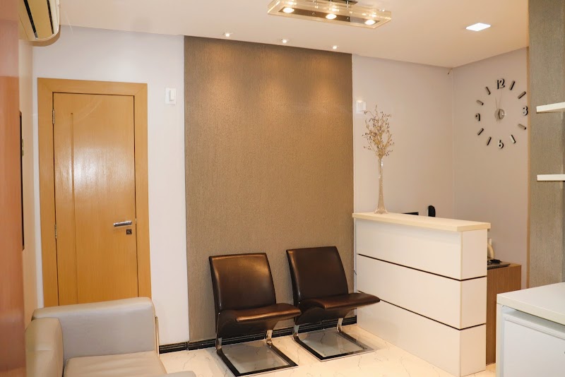 Dra. Monique Batista - Especialista em Implantes Dentários em Manaus - foto 3