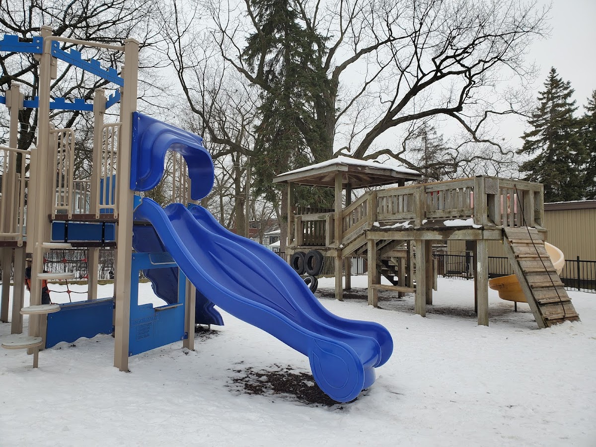 Exterior photo of Balmy Beach Community Day Care Centre