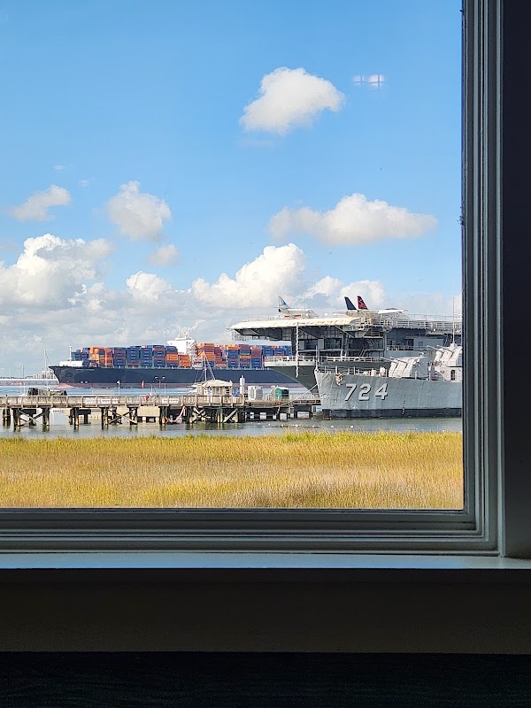 Charleston Harbor Fish House - Southern Fare from the Land and Sea photo 5