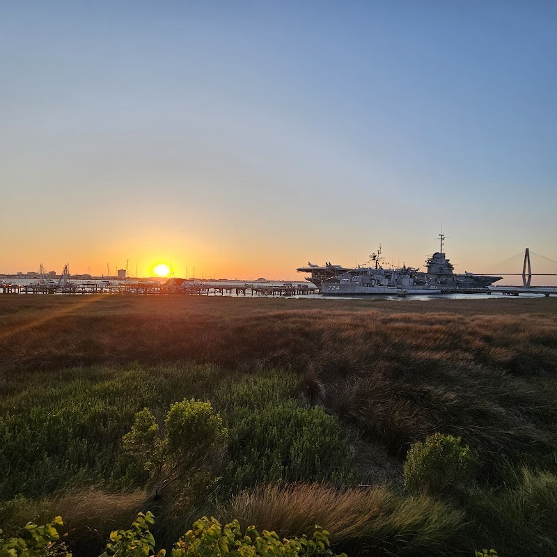 Charleston Harbor Fish House - Southern Fare from the Land and Sea photo 3