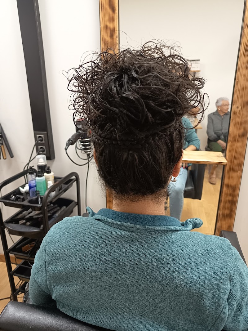 Xelas Peluquería photo 3