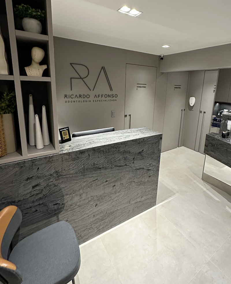 Ricardo Affonso Endodontia - Tratamento de Canal com Microscópio em Brasília - foto 3