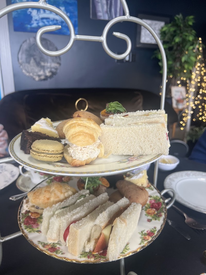 Miss Minerva's photo 3