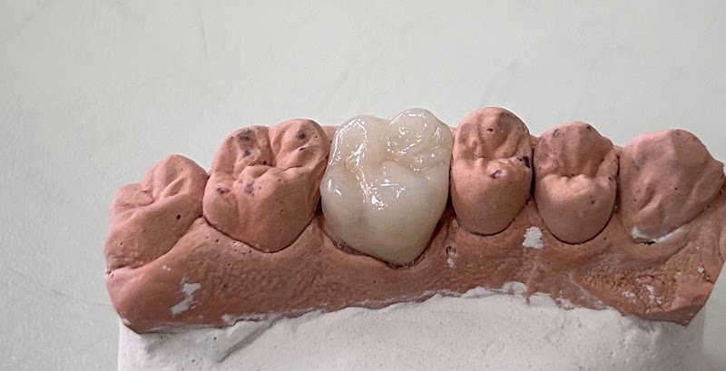 Elisângela Marcondes • Odontologia Especializada • Cirurgiã Dentista - foto 3