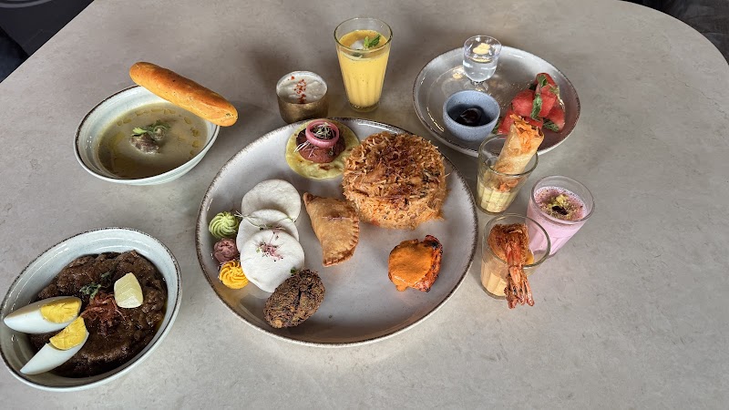 HUNDREDS BISTRO photo 2