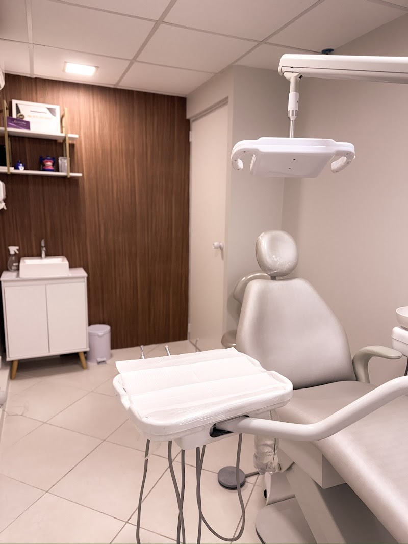 Dra Ana Julia Araújo DENTISTA- Ortodontia e Harmonização Facial