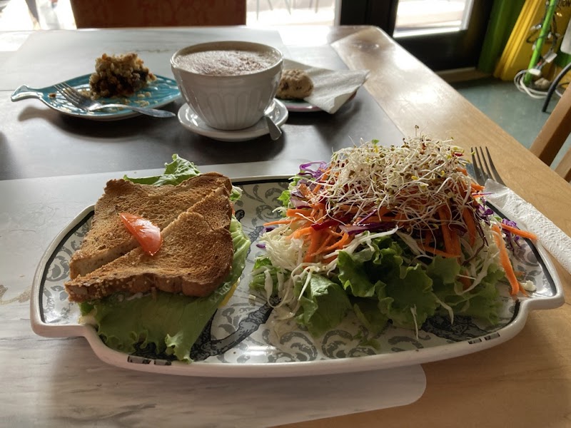 Cafe Lotus Bleu International photo 4