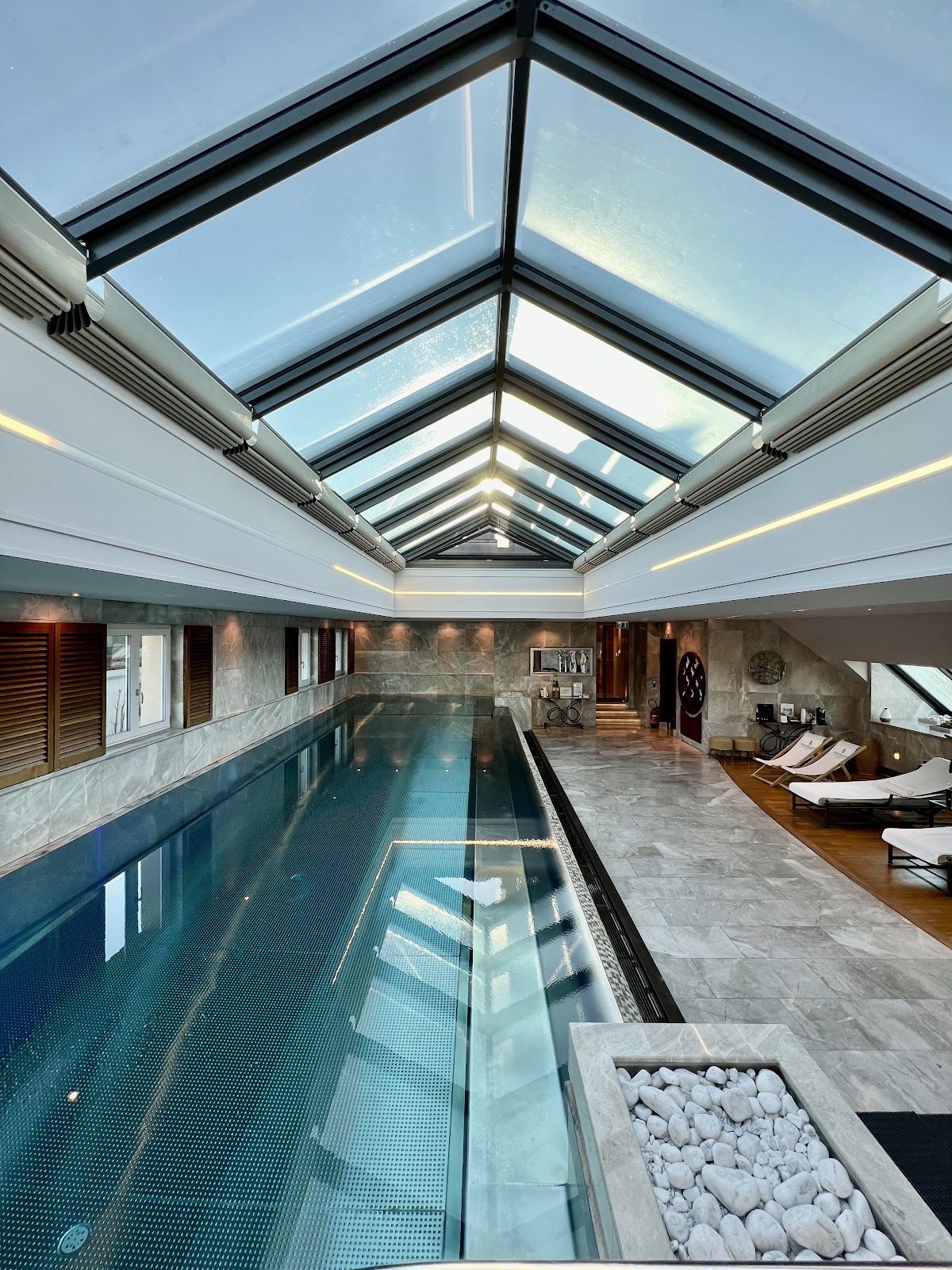 Four Seasons Hotel des Bergues Geneva, dog-friendly hotel, photo 2