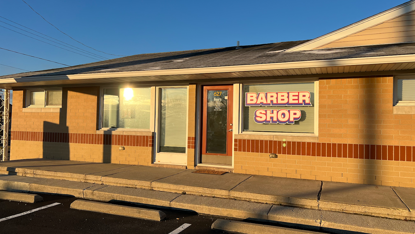 Ron’s Barbershop interior