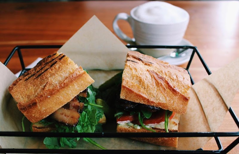 Mon Vert Cafe photo 2