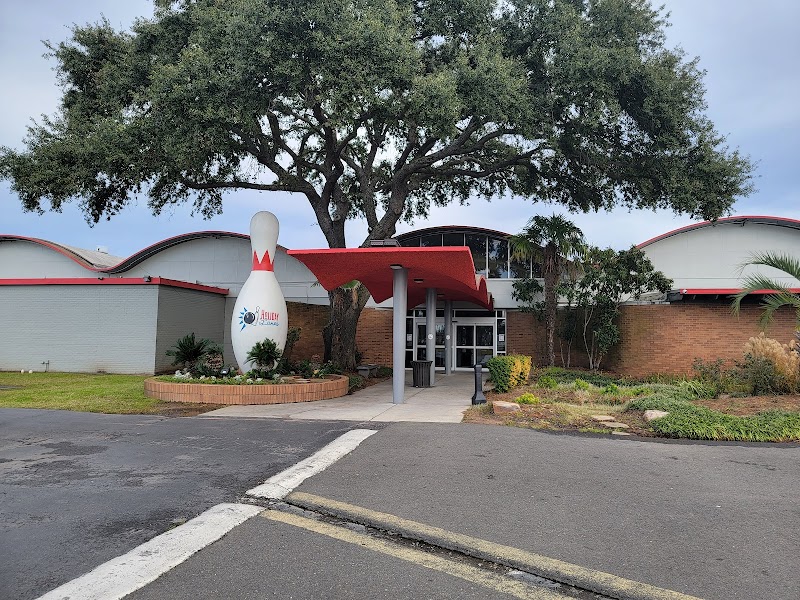 Holiday Lanes photo 4