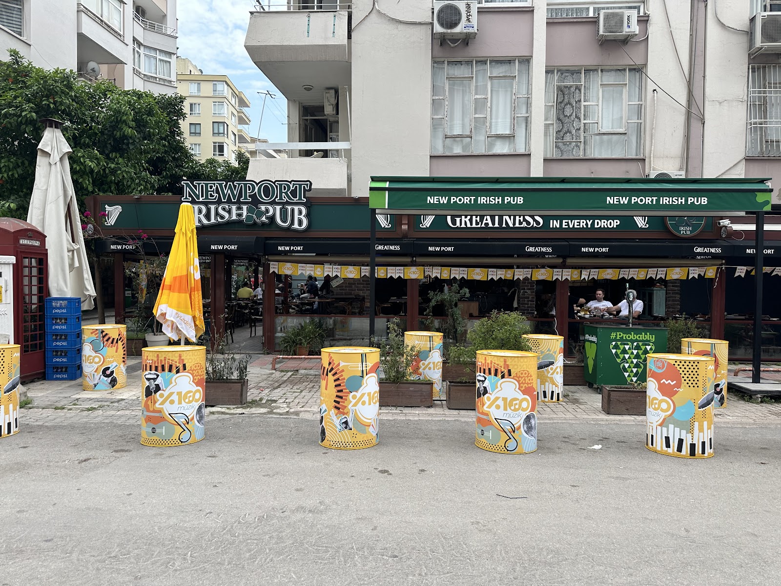 Newport İrİsh Bar mekanı