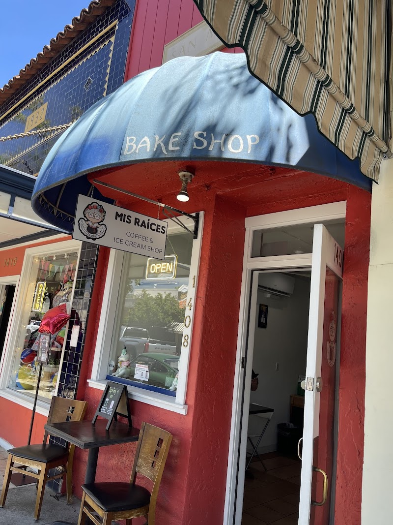 Mis Raices “Coffee & Ice cream Shop” photo 3