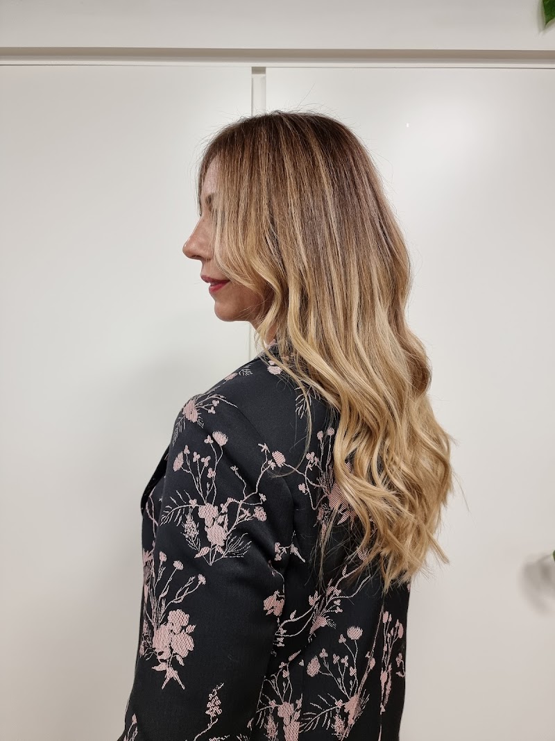 Peluquería Carballo | Lorena Lorenzo | Expertos en Balayages · Rubios y Novias photo 5