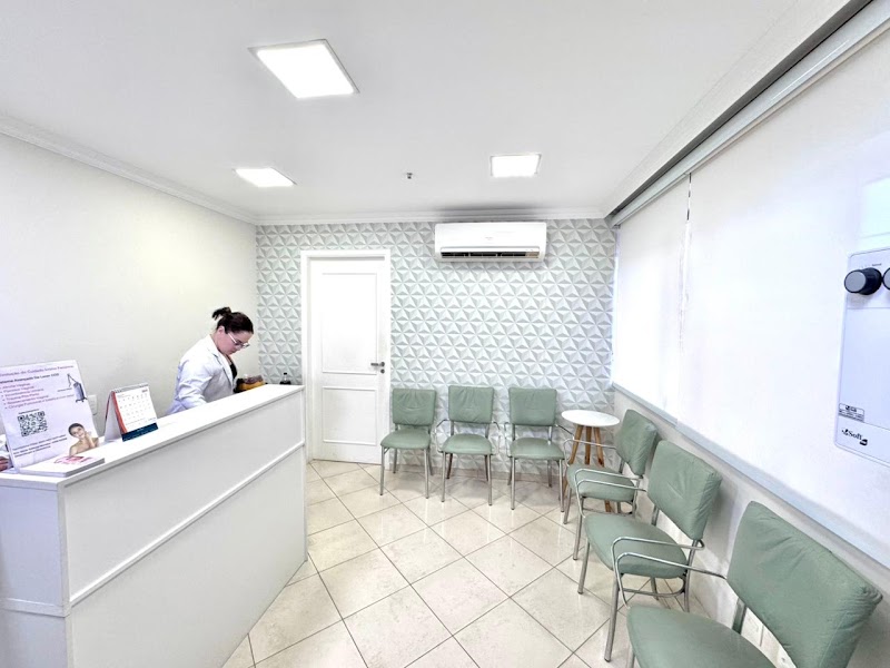 Foto de Dra. Silvia Sabbag | Ginecologista · Laser Íntimo · Menopausa & Saúde Hormonal da Mulher